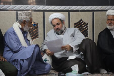 برخی اتفاقات و درگیری های طایفه ای زیبنده سیستان و بلوچستان نیست زاهدان- سکایی نیوز – نماینده مقام معظم رهبری در سیستان و بلوچستان در دیدار با معتمدان و ریش سفیدان و سران طوایف استان گفت: خوشبختانه در سطح شهرستان خاش همراهی و همکاری خوبی بین مردم، علما و مسئولان وجود دارد اما متأسفانه برخی اتفاقات و درگیری‌های طایفه‌ای که در سطح استان از جمله شهرستان خاش رخ می‌دهد، زیبنده نیست