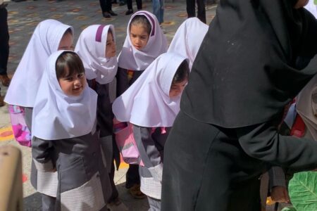۹۲ هزار کلاس اولی در سیستان و بلوچستان با جشن شکوفه ها وارد کلاس درس شدند