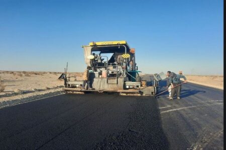 آسفالت ۱۳ کیلومتر بزرگراه در محور زاهدان- میرجاوه آغاز شد