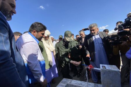 میز خدمت بسیج ادارات و کارمندان، آب را به یک روستا رساند