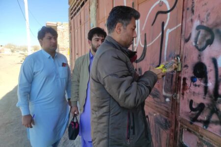 پلمپ ۵ واحد صنفی در خاش بدلیل بکارگیری اتباع خارجی غیرمجاز