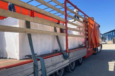 تامین آب اضطراری سیستان و زاهدان در ایستگاه پایانی / ورود اولین محموله تجهیزات به کارگاه آب‌شیرین‌کن