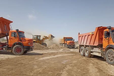 آماده‌سازی سایت نهضت ملی مسکن ۹۰ هکتاری محمد آباد سیستان در حال انجام است