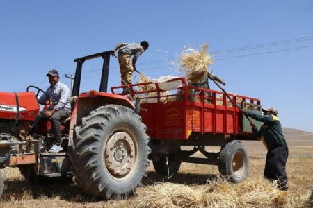 بخشی از سهمیه سوخت کشاورزان خاش تحویل شد