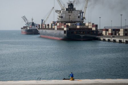 پهلوگیری بزرگترین کشتی حامل کالای اساسی در بندر شهید بهشتی چابهار