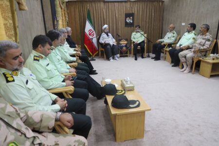 نماینده ولی‌فقیه در سیستان و بلوچستان در دیدار فرمانده انتظامی کشور مطرح کرد اخلاق مداری و رعایت انصاف در اجرای حق و قانون از عوامل موثر در تقویت پایگاه اجتماعی انتظامی