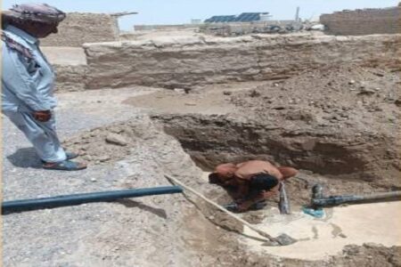 ۲۲ خانوار روستای جهانگیری شهرستان زهک اسیر ریشه درختان