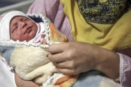 پزشک و مامای روستای ریگ‌ملک، جان مادر باردار را نجات دادند