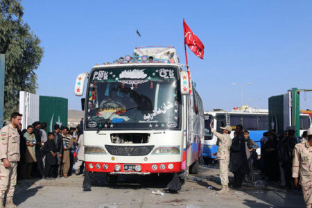 ارائه خدمات درمانی به برخی از شهروندان پاکستان در بیمارستان دارالشفاء میرجاوه انجام می‌شود