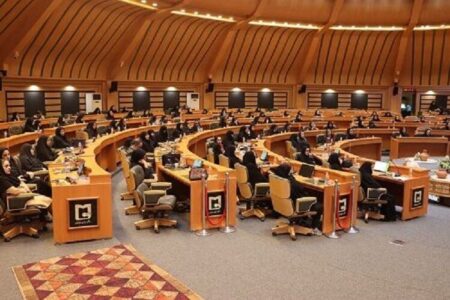 صنعتگر سوزن‌دوز به عنوان بانوی تاثیرگذار سیستان و بلوچستان انتخاب شد