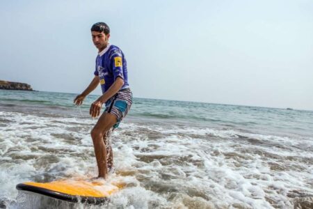 ساخت باشگاه بین المللی موج‌سواری در ساحل رمین در اولویت منطقه آزادچابهار است