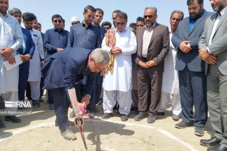 سالن ورزشی بخش پیرسهراب چابهار کلنگ زنی شد