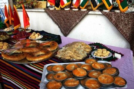 برگزاری جشنواره غذاهای اقوام و ملل در خانه ابویی زاهدان
