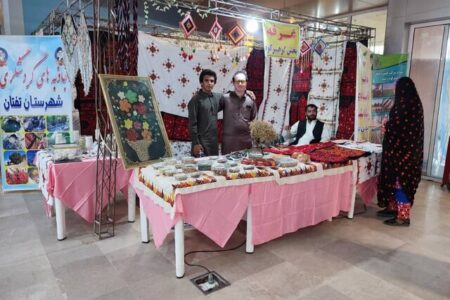 صنایع دستی تفتان در جشنواره مونسون چابهار به نمایش گذاشته شد