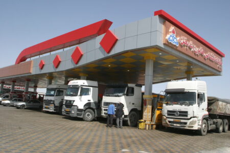 خودرو نفتگازسوز در منطقه زاهدان بدلیل تخلف کارت سوخت به تعزیرات معرفی شدند