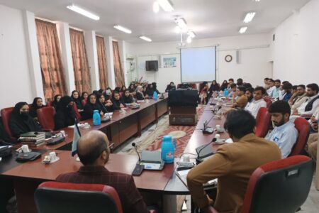 به همت انجمن علمی رشته حقوق دانشگاه پیام نور سیستان و بلوچستان؛ اولین کارگاه تخصصی دادخواست نویسی در دانشگاه پیام نور مرکز زاهدان برگزار شد