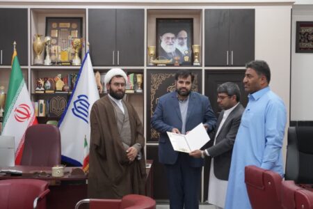 تجلیل از مدیرکل نوسازی مدارس سیستان و بلوچستان بمنظور انجام اقدامات بنیادین در توسعه زیرساخت‌های آموزشی