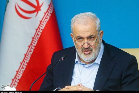 وزیر نیرو: انتقال آب ‌دریا‌ در موعد مقرر ‌به زاهدان ‌می‌رسد