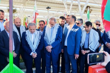 وزیر آموزش و پرورش به مقام شامخ شهدای زاهدان ادای احترام کرد