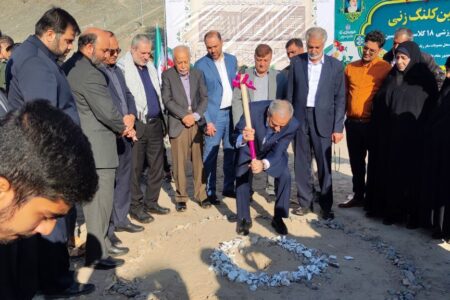 کلنگ ساخت یک مدرسه در زاهدان توسط وزیر آموزش و پرورش به زمین زده شد