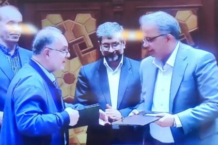 رهاورد اقتصادی نخستین سفر رئیس جمهور به سیستان و بلوچستان/ امضای تفاهم نامه ۳۹ طرح اقتصادی