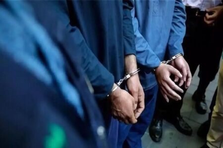 سه متهم امنیتی دستگیر شدند/ ۶ قبضه سلاح کلت و یک قبضه سلاح جنگی کلاش کشف شد