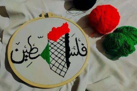 دختران بلوچ نقشه فلسطین را سوزن‌دوزی کردند