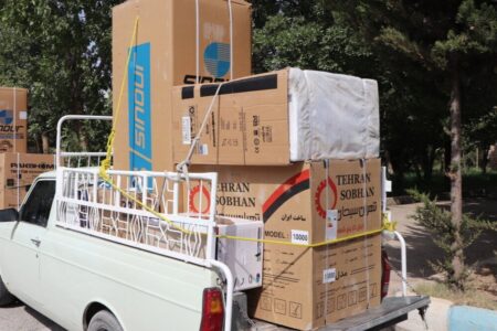 اهدا ۲۰ سری جهیزیه به نو عروسان مرزنشین سیستان بلوچستان