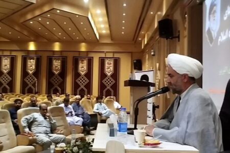 هرکسی که وجدان بیداری در جامعه دارد چشم جامعه است