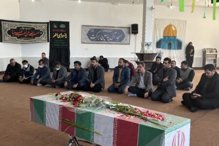 کاروان لاله های فاطمی در دانشگاه پیام نور سیستان و بلوچستان؛ استقبال پرشور جامعه دانشگاهی از شهید گمنام