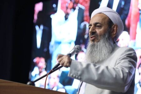 مولوی عبدالحمید به طرح ترامپ برای اخراج فلسطینیان از غزه چه واکنشی نشان داد ؟