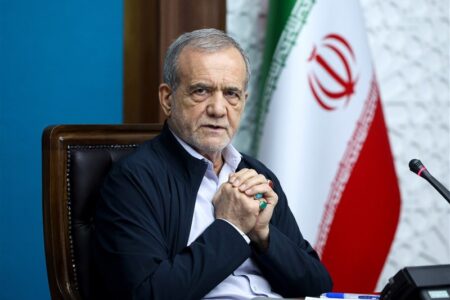 پزشکیان:اگر همه با هم باشیم آمریکا نمی‌تواند کاری ازپیش ببرد