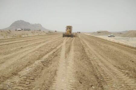 تلاش بی وقفه برای ساخت ۲۴۷ کیلومتر بزرگراه و راه اصلی در شمال سیستان و بلوچستان