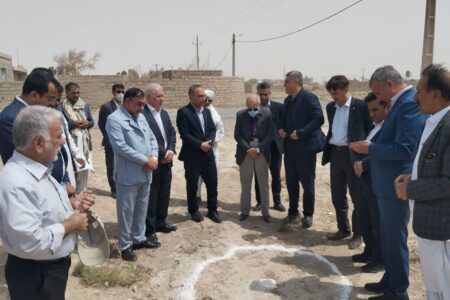 کلنگ‌زنی دو مدرسه ۳ کلاسه در سیستان به همت خیر نیک‌اندیش حاج آقای یوسفی