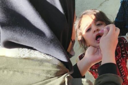 واکسینه شدن ۱۷۱هزار کودک زیر ۵ سال در حوزه دانشگاه علوم پزشکی زاهدان بر علیه بیماری فلج اطفال